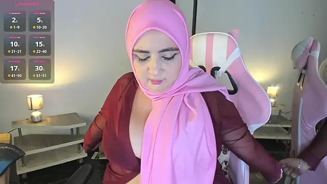 HijabiMilff online show from 04-30-26, 03:19
