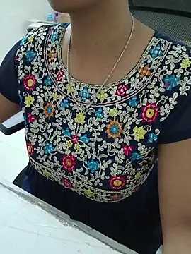 Queenlipx online show from 04-23-26, 05:58