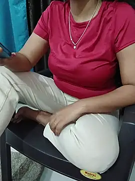 Queenlipx online show from 03-18-26, 01:57