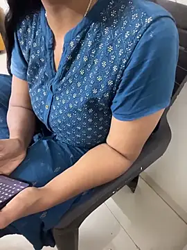 Queenlipx online show from 02-20-26, 08:11