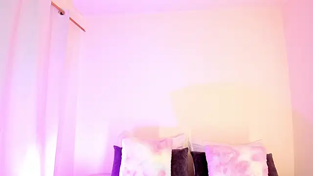 MIAA ROBERTSS online show from 03-07-26, 05:58