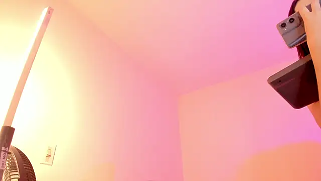 MIAA ROBERTSS online show from 04-15-26, 06:08