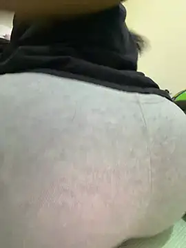 Snapshot of sessy_grl chatting on 06-27-26, 03:51 sessy grl online show from 06-27-26, 03:51
