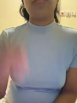 Snapshot of sessy_grl chatting on 06-21-26, 03:40 sessy grl online show from 06-21-26, 03:40