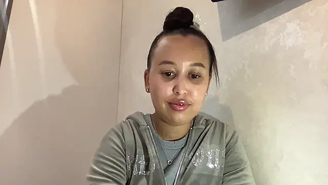 Dana 005 online show from 05-30-26, 10:48