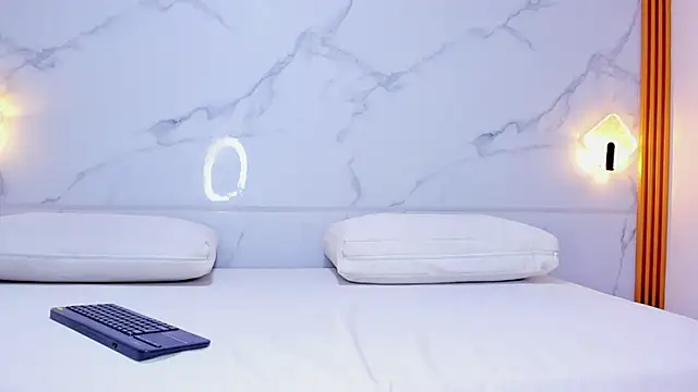 Snapshot of melanie_harl chatting on 02-21-26, 08:33 melanie harl online show from 02-21-26, 08:33