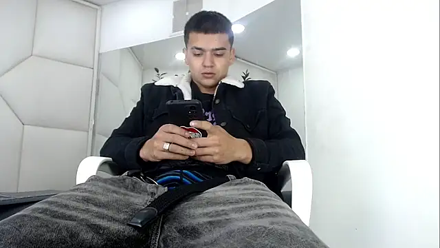 Snapshot of SanttiiBuck chatting on 02-28-26, 11:43 SanttiiBuck online show from 02-28-26, 11:43