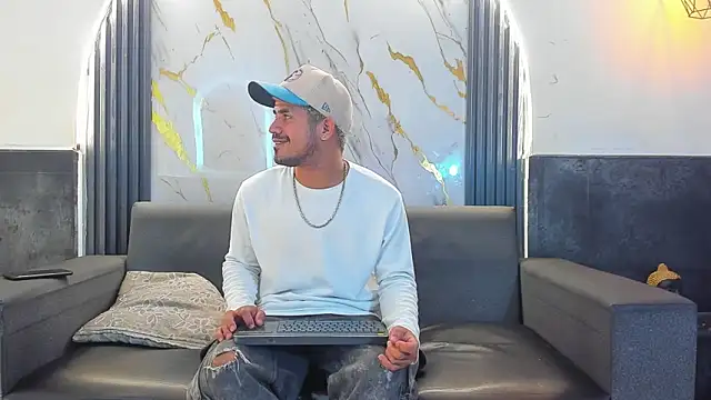 Latins on fire online show from 03-15-26, 12:34