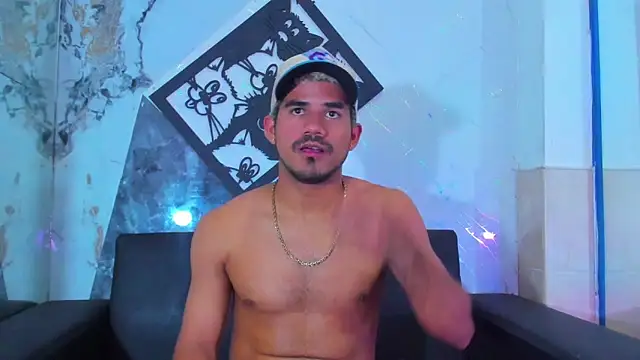 Latins on fire online show from 03-19-26, 01:38