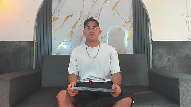 Latins on fire online show from 05-25-26, 11:42