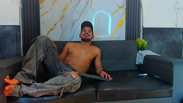 Latins on fire online show from 04-17-26, 11:18
