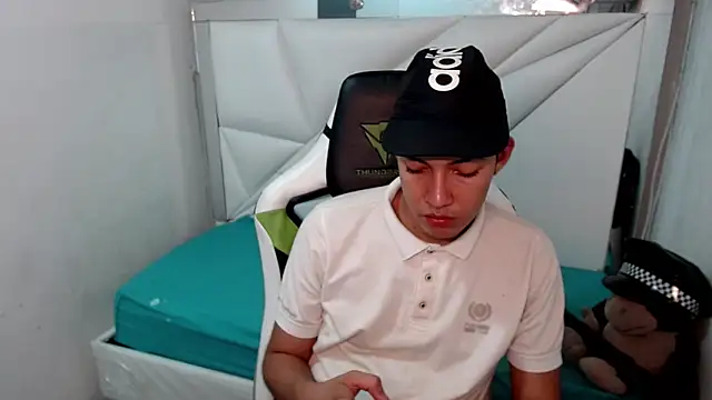 Snapshot of Street_poemm_ chatting on 03-01-26, 04:23 Street poemm online show from 03-01-26, 04:23