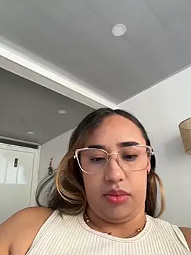 Eyssha online show from 02-26-26, 02:50