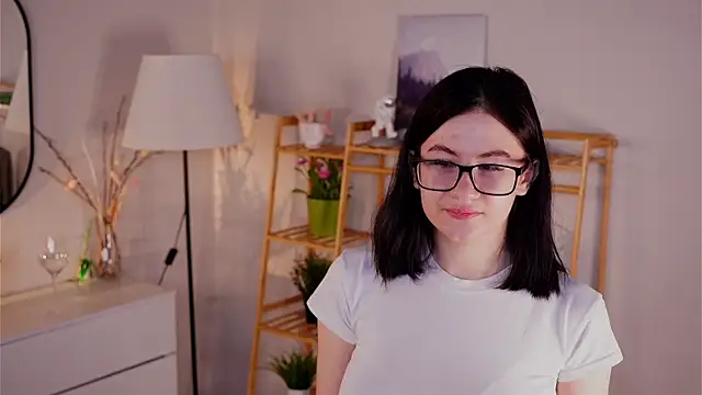 TwilaMode online show from 03-02-26, 03:51