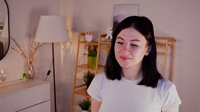 TwilaMode online show from 03-02-26, 05:08