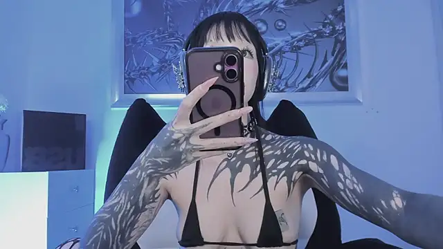 Snapshot of elledanielle chatting on 03-03-26, 07:04 elledanielle online show from 03-03-26, 07:04