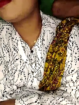 Snapshot of CollegeGrill chatting on 02-21-26, 01:02 CollegeGrill online show from 02-21-26, 01:02