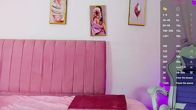 Snapshot of Zoow_bluussh chatting on 03-28-26, 12:06 Zoow bluussh online show from 03-28-26, 12:06