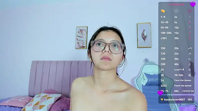 Snapshot of Zoow_bluussh chatting on 04-15-26, 07:58 Zoow bluussh online show from 04-15-26, 07:58