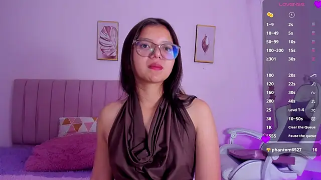 Snapshot of Zoow_bluussh chatting on 04-02-26, 12:01 Zoow bluussh online show from 04-02-26, 12:01