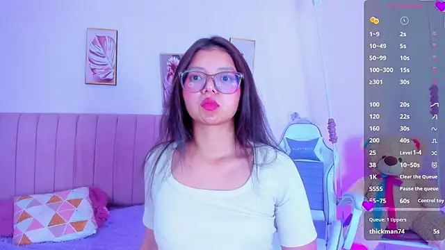 Snapshot of Zoow_bluussh chatting on 04-07-26, 12:07 Zoow bluussh online show from 04-07-26, 12:07