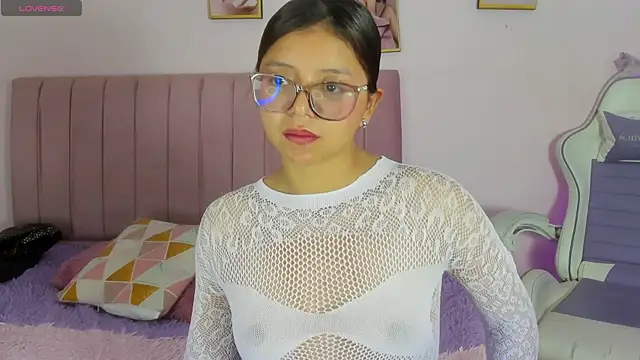 Snapshot of Zoow_bluussh chatting on 04-13-26, 12:42 Zoow bluussh online show from 04-13-26, 12:42