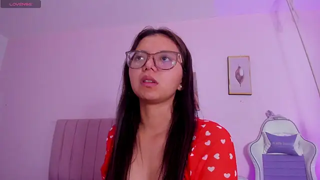 Snapshot of Zoow_bluussh chatting on 04-01-26, 01:41 Zoow bluussh online show from 04-01-26, 01:41