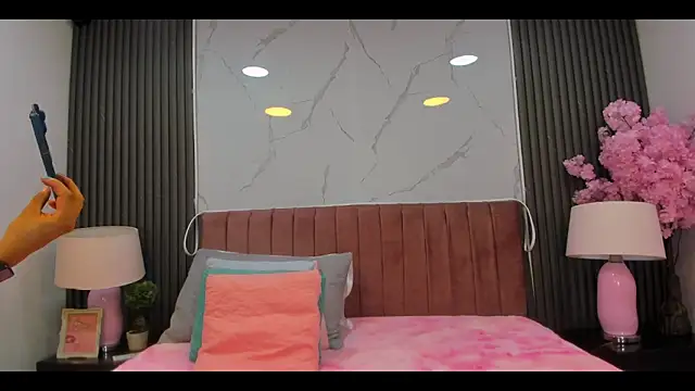 Rynnaa online show from 03-28-26, 03:40