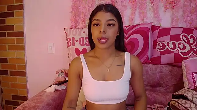 Snapshot of Ana__grace chatting on 06-25-26, 01:14 Ana grace online show from 06-25-26, 01:14