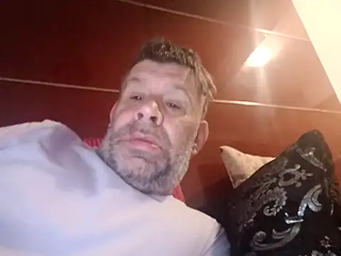 stud2512 online show from 05-10-26, 06:17