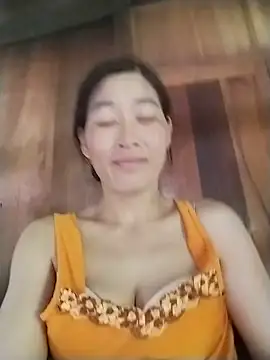 lris-Beauty77 online show from 05-18-26, 01:39
