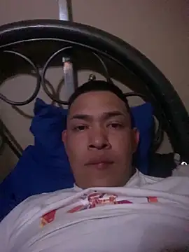 Snapshot of a1caponii chatting on 02-21-26, 04:14 a1caponii online show from 02-21-26, 04:14