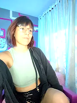 Snapshot of ElowenVirelle chatting on 02-21-26, 05:09 ElowenVirelle online show from 02-21-26, 05:09