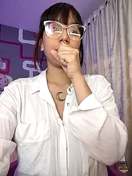 Snapshot of ElowenVirelle chatting on 03-02-26, 05:08 ElowenVirelle online show from 03-02-26, 05:08