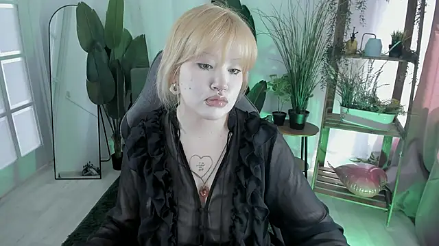 Snapshot of OpalNova chatting on 07-18-26, 10:02 OpalNova online show from 07-18-26, 10:02
