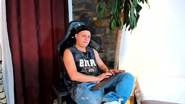 SamJoness  online show from 03-01-26, 06:08