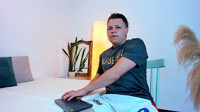 SamJoness  online show from 02-28-26, 07:35