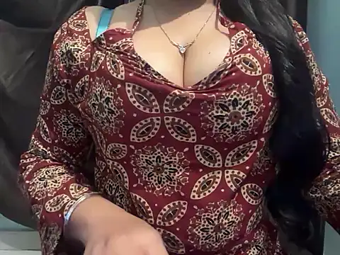 Avneet kaurr1 online show from 04-08-26, 05:14