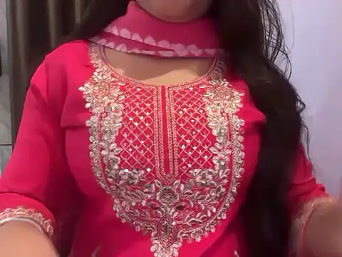 Avneet kaurr1 online show from 06-06-26, 02:17