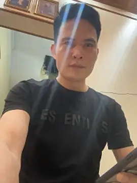 Snapshot of duylonghot chatting on 02-21-26, 11:45 duylonghot online show from 02-21-26, 11:45