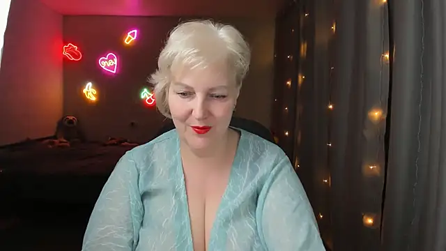 Mary-Leee online show from 06-01-26, 04:39