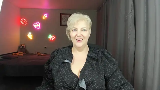 Mary-Leee online show from 06-03-26, 06:12
