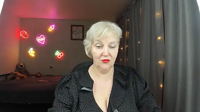 Mary-Leee online show from 05-28-26, 06:03