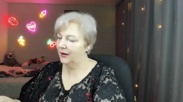 Mary-Leee online show from 04-24-26, 05:31