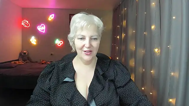 Mary-Leee online show from 06-03-26, 07:53
