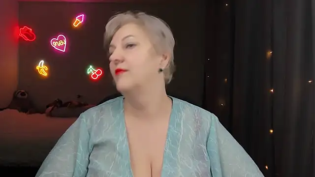 Mary-Leee online show from 04-14-26, 07:46