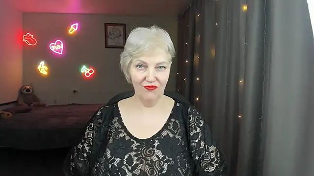 Mary-Leee online show from 05-12-26, 08:10