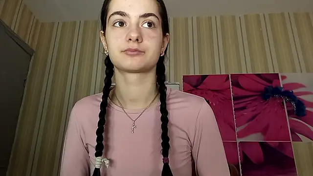 Snapshot of TuFoth chatting on 02-24-26, 08:15 TuFoth online show from 02-24-26, 08:15