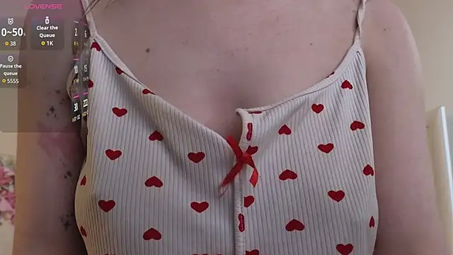 Jennin Hearl online show from 04-15-26, 07:58