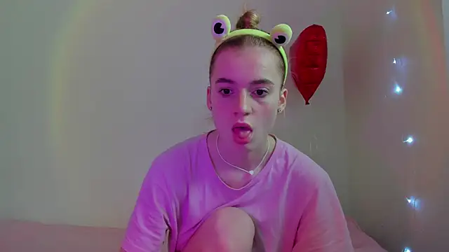 Stacey Brow online show from 05-08-26, 01:31